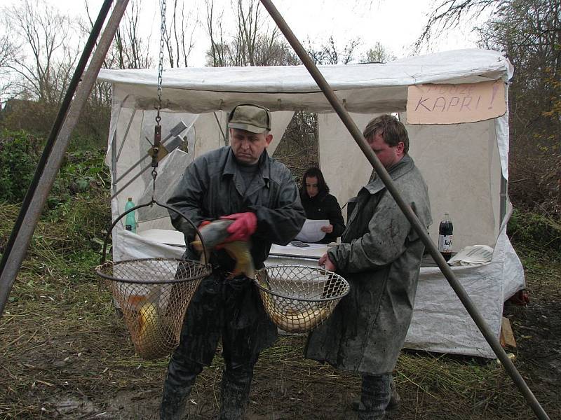 Podzimní pooderské rybářské slavnosti v Bartošovicích.