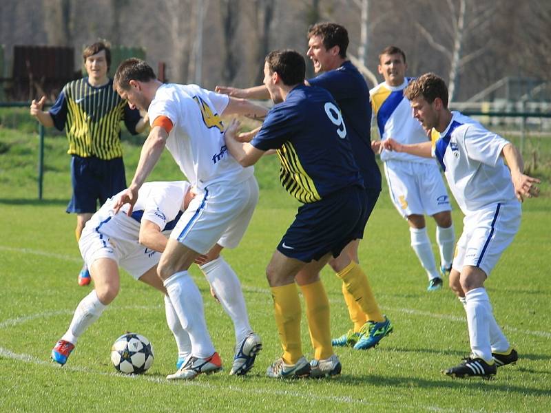 Fotbalisté Beskydu oslavili v nových dresech druhé vítězství v sezoně. Slavkov porazili 2:1 a přiblížili se mu na rozdíl dvou bodů.