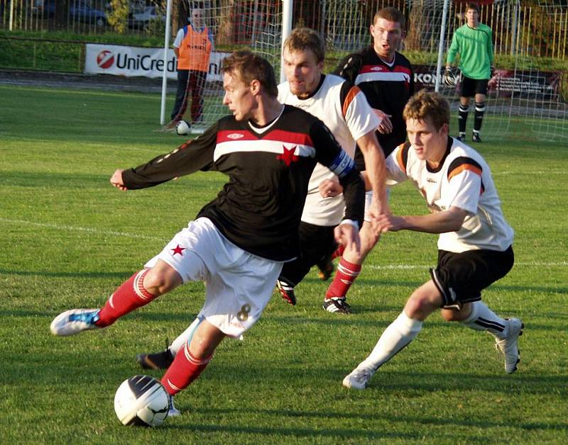 Fotbalisté Nového Jičína doma statečně vzdorovali Orlové. Nakonec ale prohráli 0:1.