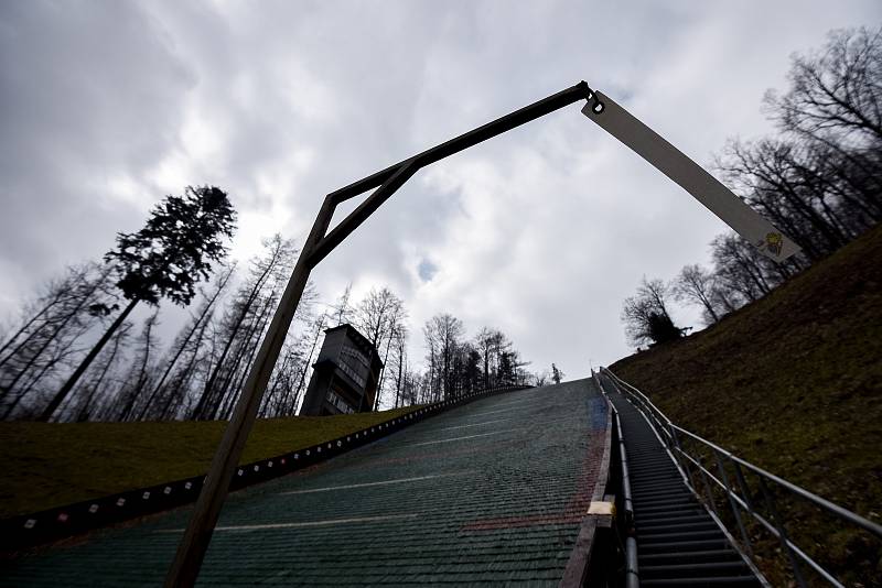 Skokanský areál Jiřího Rašky ve Frenštátě pod Radhoštěm.