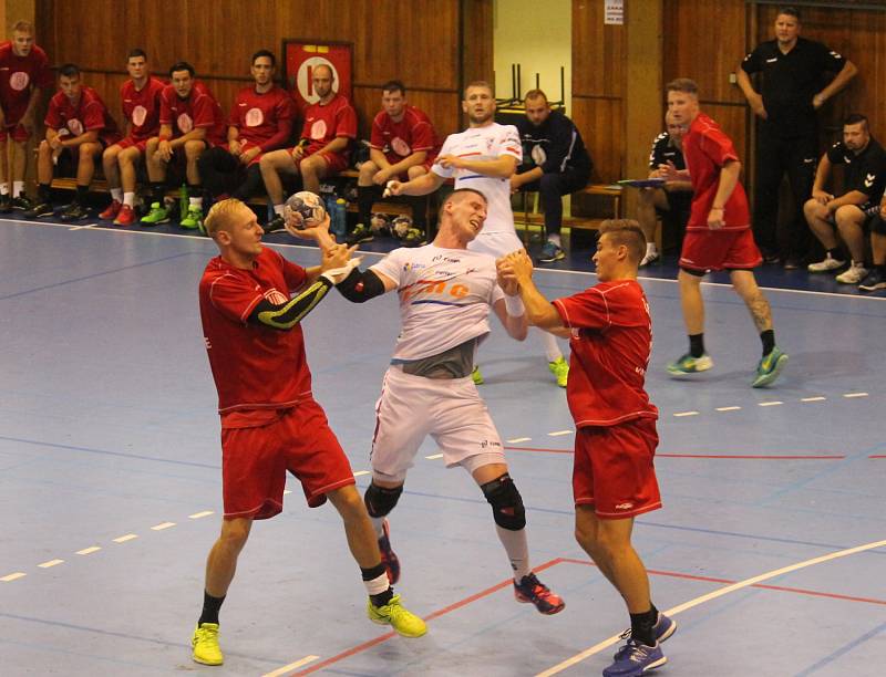 Kopřivnický turnaj O pohár Tatry. Domácí extraligoví házenkáři skončili druzí. Kraloval favorizovaný polský celek.