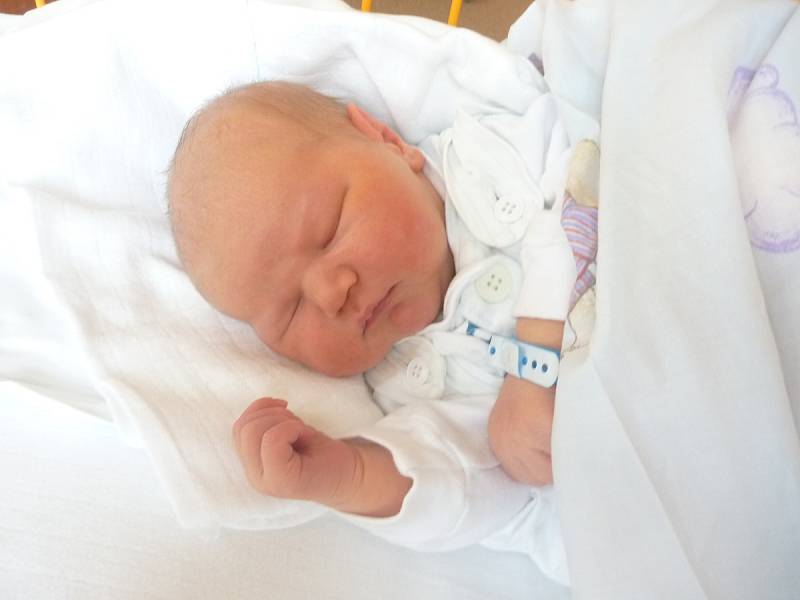 MARTIN FAČKOVEC, Bernartice nad Odrou, nar. 6. 1. 2015, 54 cm, 4,67 kg. Nemocnice Nový Jičín.