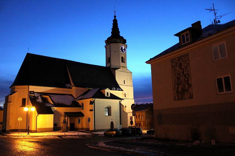 Bílovec letos slaví 700 let od svého vzniku. Město má šest místních částí - Bravinné, Lhotku, Lubojaty, Ohradu, Starou Ves a Výškovice. Od roku 2003 je Bílovec obcí s rozšířenou působností do jejíž správního obvodu spadá také město Studénka a 11 obcí.