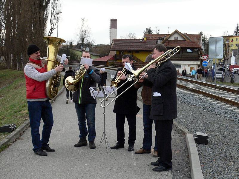 Jaro se vítalo i v Příboře. Morana skončila v řece Lubině.