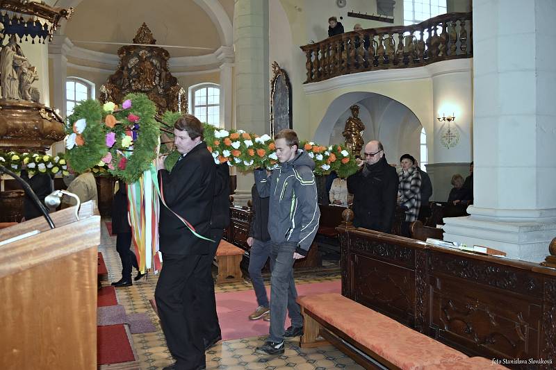 Prastarý zvyk - svěcení palem - obnovili a už dvanáct let dodržují v Příboře. Koná se vždy na Květnou neděli.