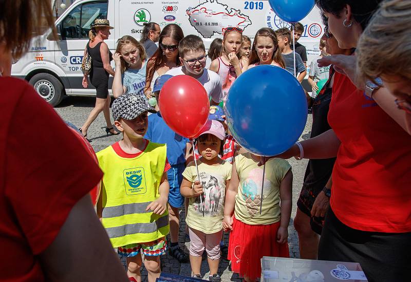 Cyklojízda Nadace Josefa Zimovčáka - Na kole dětem 2019 se ve středu 5. června zastavila také ve Frenštátě pod Radhoštěm.