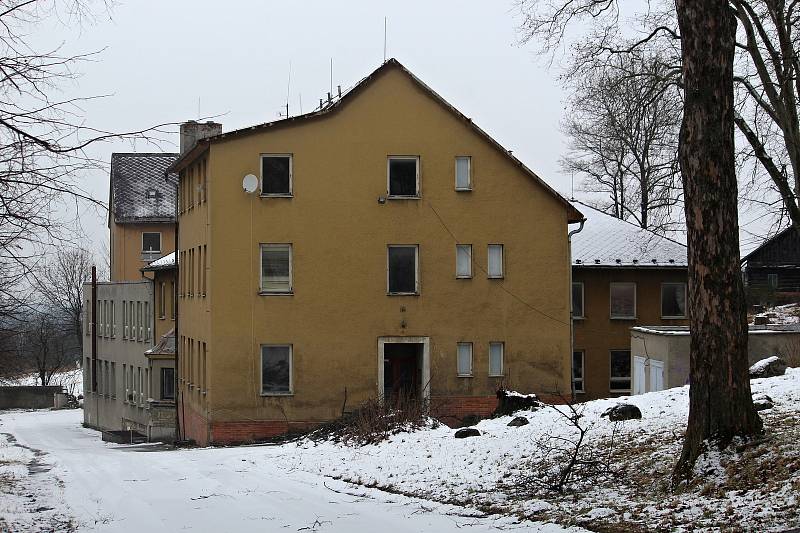Rezidentní bydlení vznká v areálu bývalé Léčebny zrakových vad ve Štramberku. Takto vypadal areál v lednu 2021.