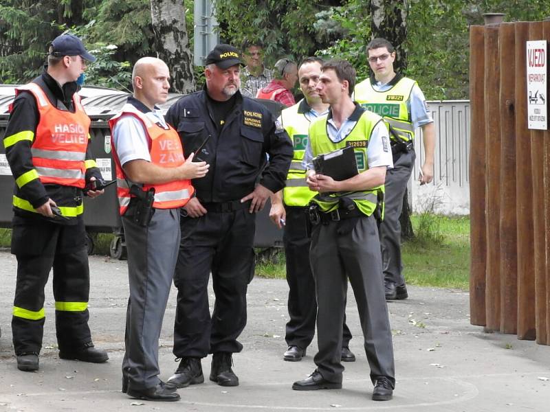 Taktické cvičení záchranných složek v místní školce v Šenově u Nového Jičína.