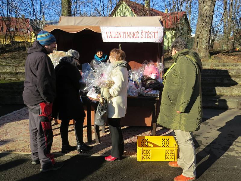 Valentinskou pouť v Příboře navštívily v neděli 17. února stovky lidí.