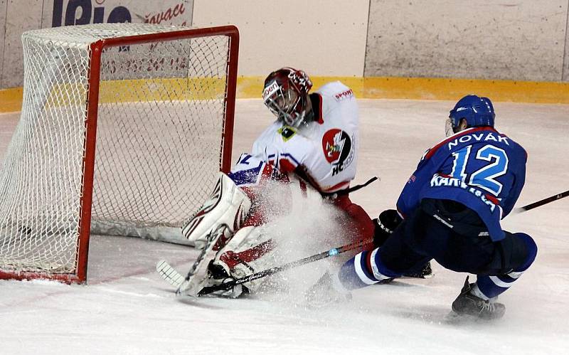 Hokejisté Nového Jičína po vyrovnaném utkání podlehli Karviné. 