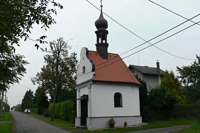 Jeseník nad Odrou má pět částí. V roce 2013 zvítězil v celostátní soutěži Vesnice roku.