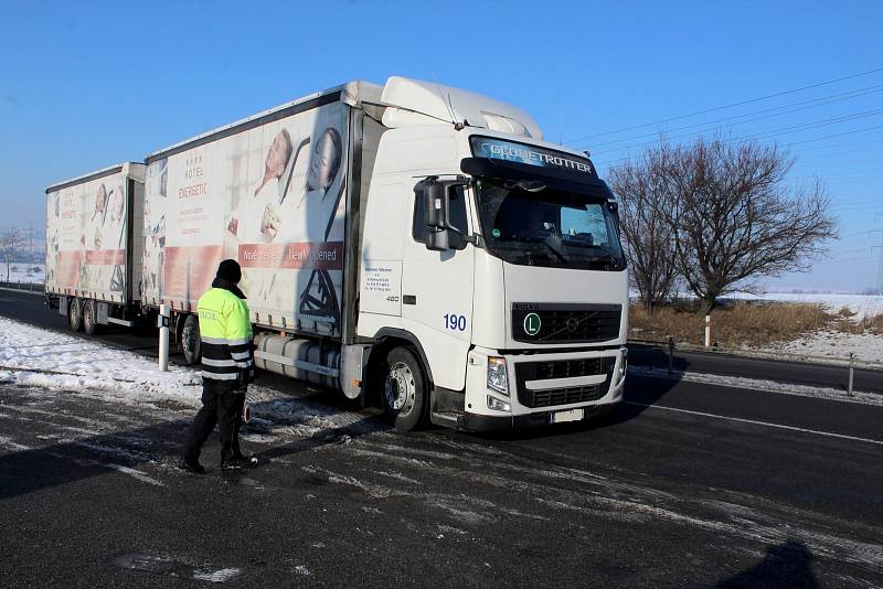 Policejní kontroly na I/48 na Novojičínsku budou i v dalších týdne intenzívní.