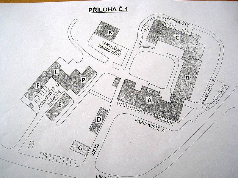 Plán parkovacích ploch. Bez karty se bude moct v areálu parkovat pouze na centrálním parkovišti.