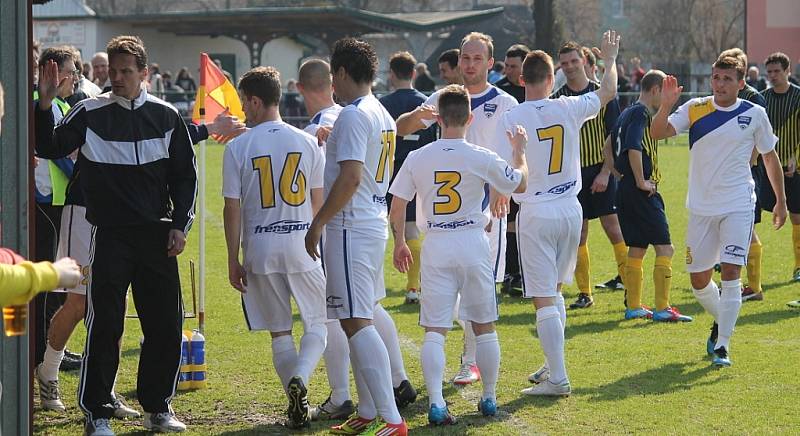 Fotbalisté Beskydu oslavili v nových dresech druhé vítězství v sezoně. Slavkov porazili 2:1 a přiblížili se mu na rozdíl dvou bodů.