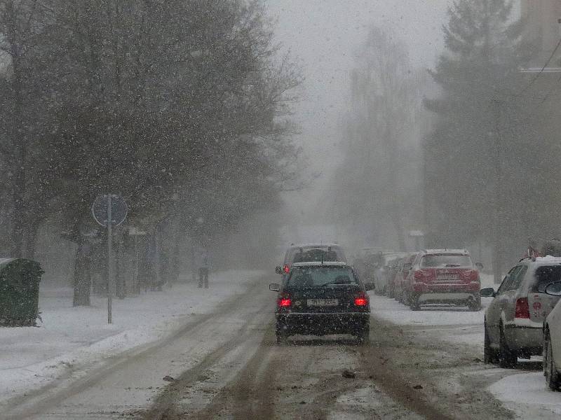 Očekávané sněžení dorazilo také do Nového Jičína.