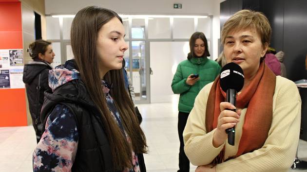 Raisa Ševčenko (vpravo), novinářka, která uprchla z Ukrajiny, dostala nabídku spolupráce pro TV Beskyd.