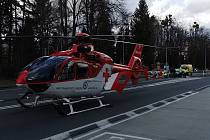 Vrtulník Letecké záchranné služby přistál ve Frenštátě.