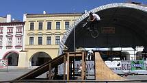 Na novojičínském náměstí se uskutečnil 4. ročník závodů BMX a MTB ve freeestyle. K vidění byly parádní kousky, ale také nepříjemné pády.