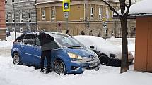 Na některých místech na Novojičínsku sněhová nadílka a mráz v pondělí 8. ledna trochu komplikovaly život chodcům i automobilistům.