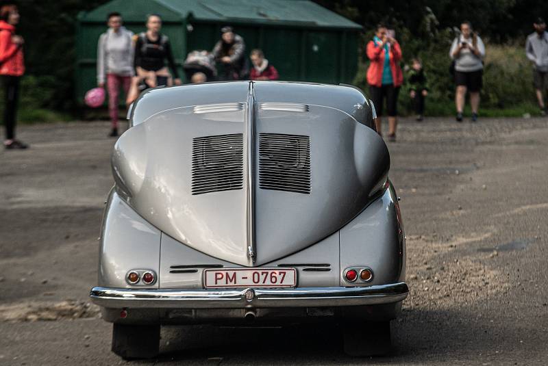 V sobotu 3. září se uskutečnilo v Kopřivnici mezinárodní Tatra Veterán Rallye Beskydy na počest Monsieur Dakar Karla Lopraise.