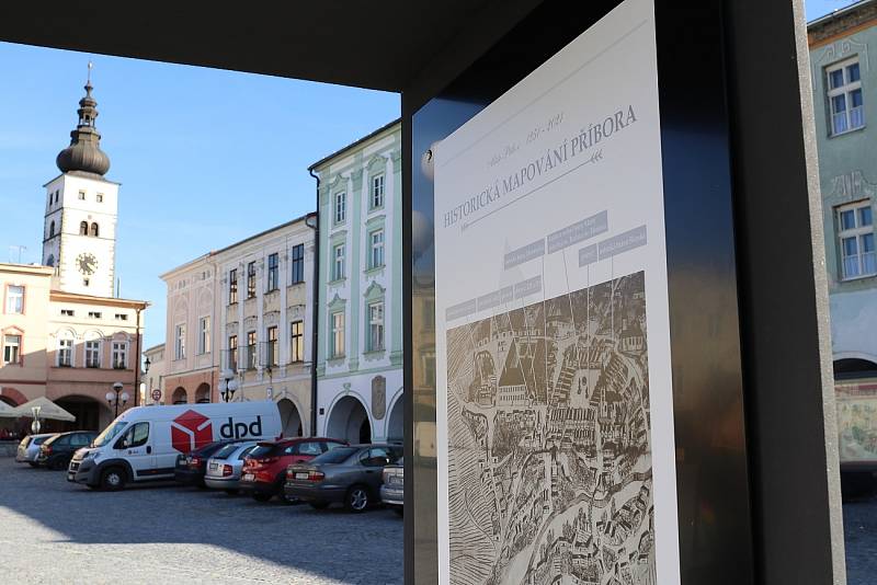 Výstava s názvem 770 let města Příbora připomíná jeho historii.