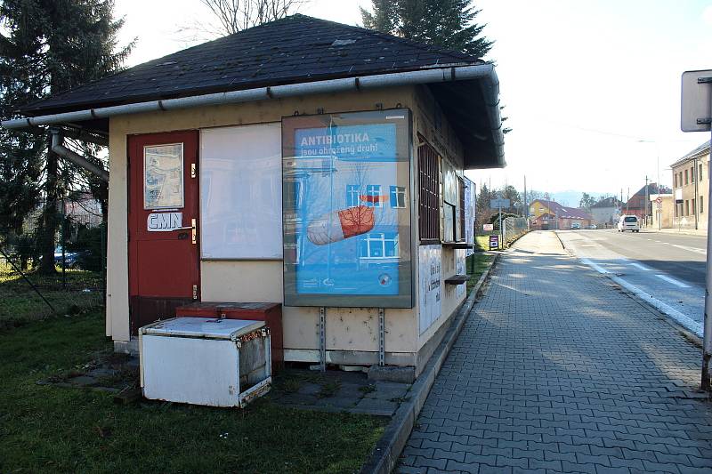 Uzavřená trafika v Palackého ulici v Novém Jičíně.