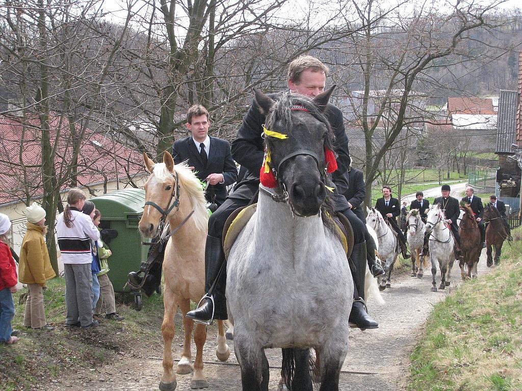 Jezdci na koních opět vyrazili Lukavcem - Novojičínský deník