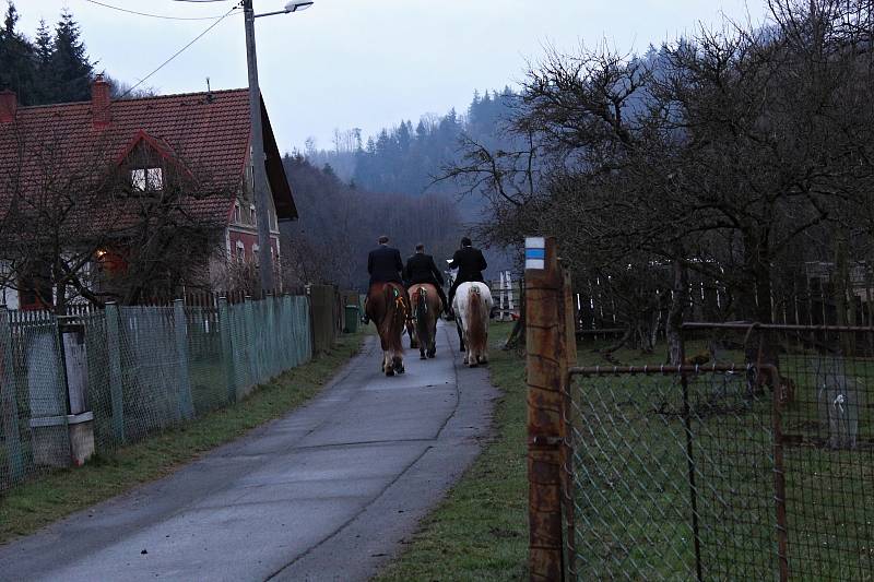 Jízda kolem osení v Lukavci u Fulneku se uskutečnila i letos, a to v neděli 4. dubna 2021. Kvůli vládním opatřením se jela už brzy ráno a v omezené verzi.