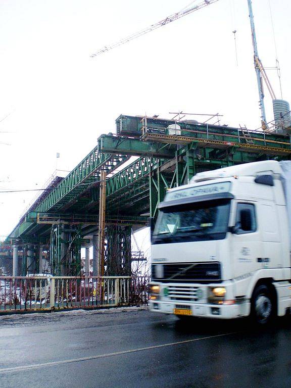 Most u Hladkých Životic je jednou ze staveb, jejíž dokončení bude závislé na tom, zda Ředitelství silnic a dálnic sežene peníze.