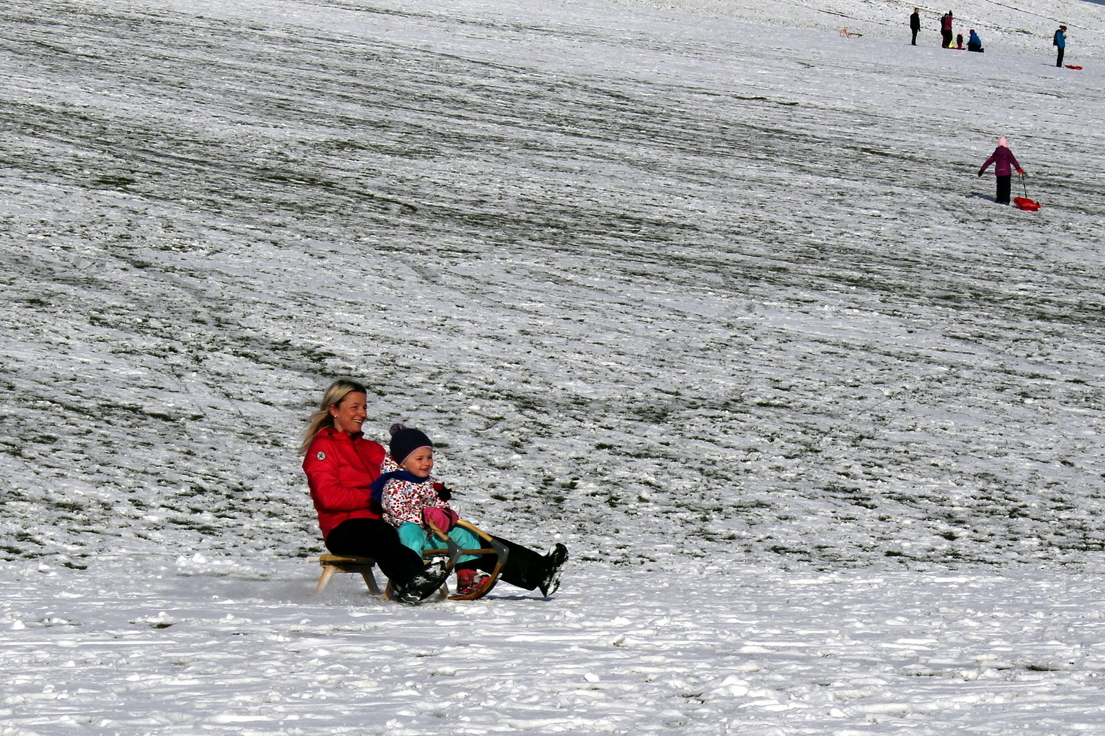 OBRAZEM: Dětský smích, pláč, jízda na sněhu. Veselý Heipark v Odrách v  neděli - Novojičínský deník