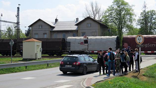 O mimoúrovňovém křížení silnice a železničního přejezdu ve Studénce se hovoří od roku 2018.