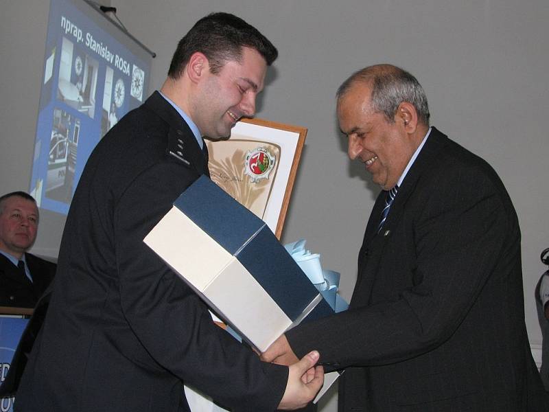 Ocenění policisté získali titul Nejlepší pracovník roku 2007.