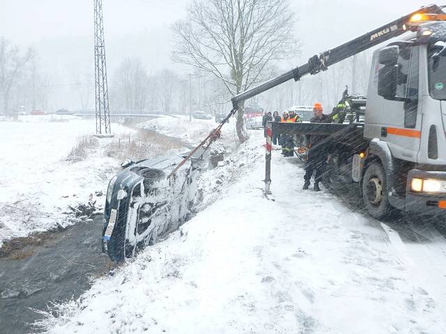 Meteorologové varují před sněhem v Moravskoslezském kraji, které může způsobit dopravní nehody. Archivní snímek.