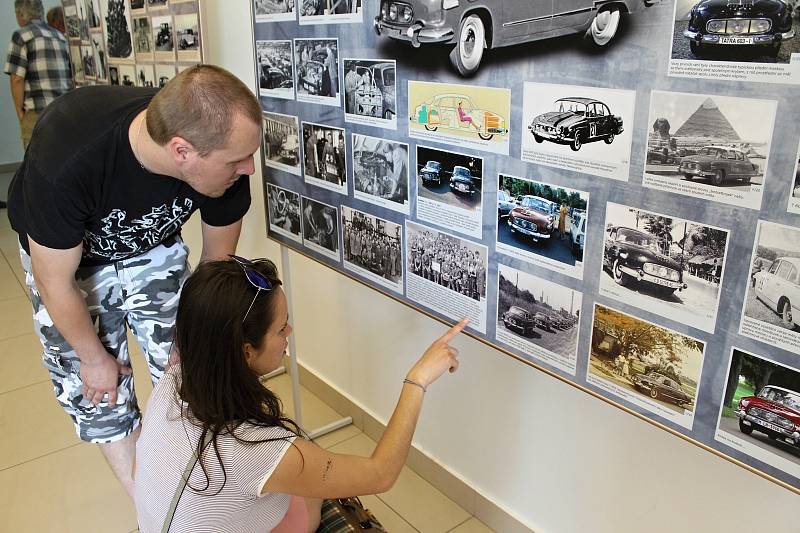 Výstava věnovaná historii výroby osobních automobilů Tatra  v kulturním dome v Příboře.