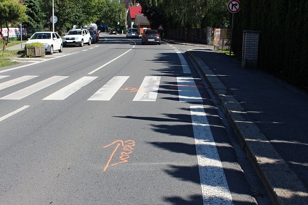 Místo dopravní nehody, která se stala 15. června 2022 v ulici Záhuní ve Frenštátě pod Radhoštěm.