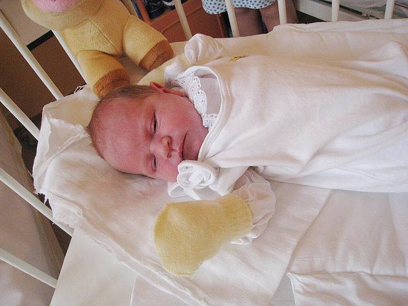 Beáta Kostelníková, Kopřivnice, nar. 3.4.2010, 48 cm, 3,10 kg, nemocnice Nový Jičín.