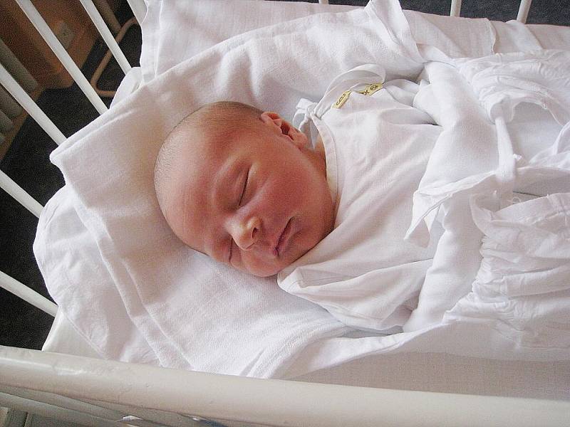 Mario Krása, Fulnek, nar. 5.4.2010, 47 cm, 3,32 kg, nemocnice Nový Jičín.