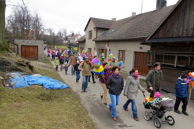 V Luboměři a některých dalších obcích Novojičínska vynášeli lidé Zimu ze vsi.