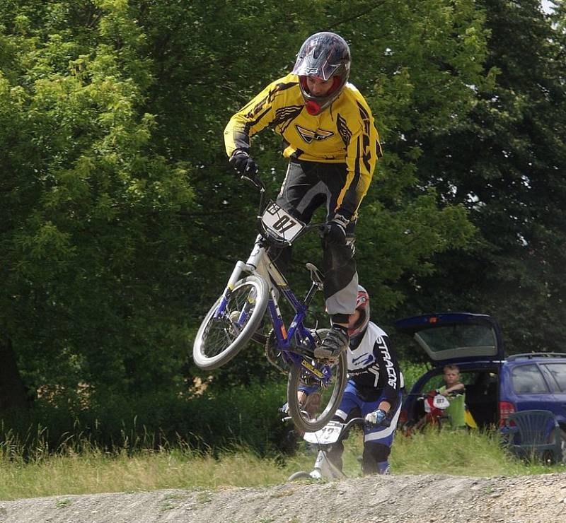 Jezdci BMX AMK Studénka dovezli z republikového šampionátu v Pardubicích jednu bronzovou medaili a jeden titul šampiona ČR.