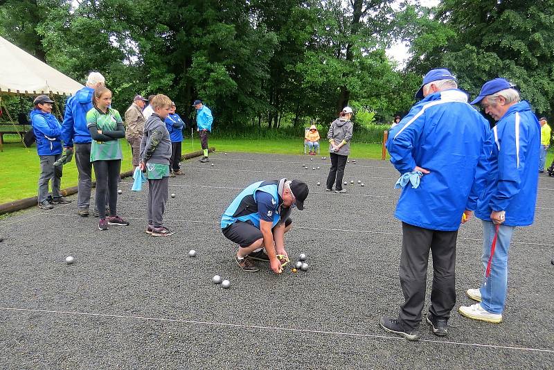 V Polouvsí uspořádal místní PK Polouvsí první turnaj v pétanque o body do celorepublikového žebříčku.