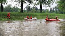 Sedm jednotek hasičů bylo v sobotu odpoledne povoláno k pátrání po pohřešované osobě v řece Lubina.