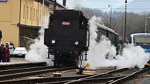 Parní lokomotiva 423.041 přijela v pátek 23. dubna z Valašského Meziříčí do Frenštátu pod Radhoštěm.