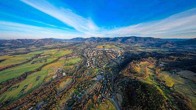 Moravskoslezské Beskydy, Frenštát pod Radhoštěm z dronového pohledu.