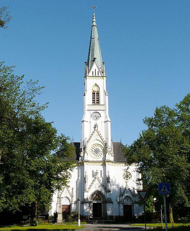 KOSTEL sv. Bartoloměje byl postaven na konci devatenáctého století. Nahradil nevyhovující starý kostelík.