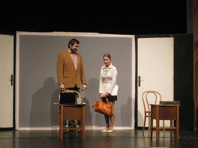 Beskydské divadlo v Novém Jičíně ožilo v sobotu 13. března v pořadí již devátým ročníkem divadelní přehlídky Opona 2010.