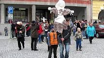 Se zimou se v neděli 20. března rozloučili obyvatelé Příbora při tradiční akci Vítání jara. 