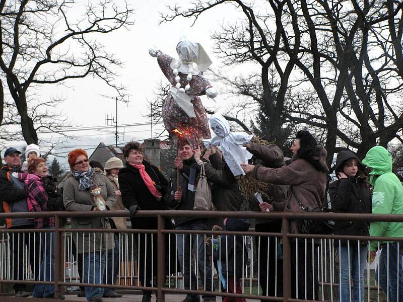 Se zimou se v neděli 20. března rozloučili obyvatelé Příbora při tradiční akci Vítání jara. 