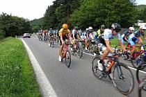 Ve druhé etapě cyklistického závodu Sazka Tour, která se jela 6. srpna 2021, projížděli jezdci Novojičínskem. Takto to vypadalo v Mankovicích u kafilérie.