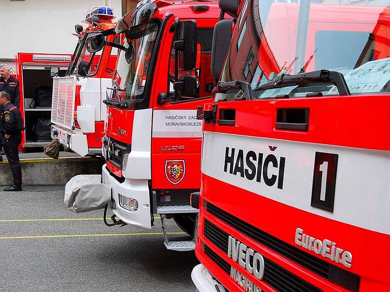 V obležení, především žáků školek a základních škol, byla v pátek 7. května novojičínská hasičská zbrojnice. Konal se zde totiž tradiční Den otevřených dveří.