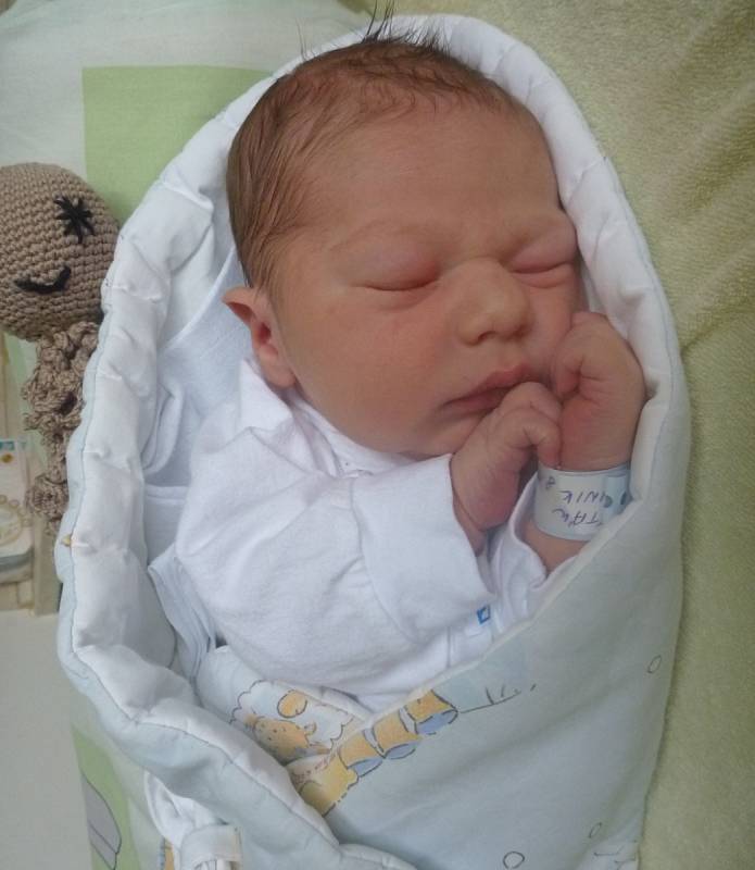 DOMINIK SMĚTÁK, Suchdol nad Odrou, nar. 8. 11. 2017, 50 cm, 3,74 kg. Nemocnice Nový Jičín.